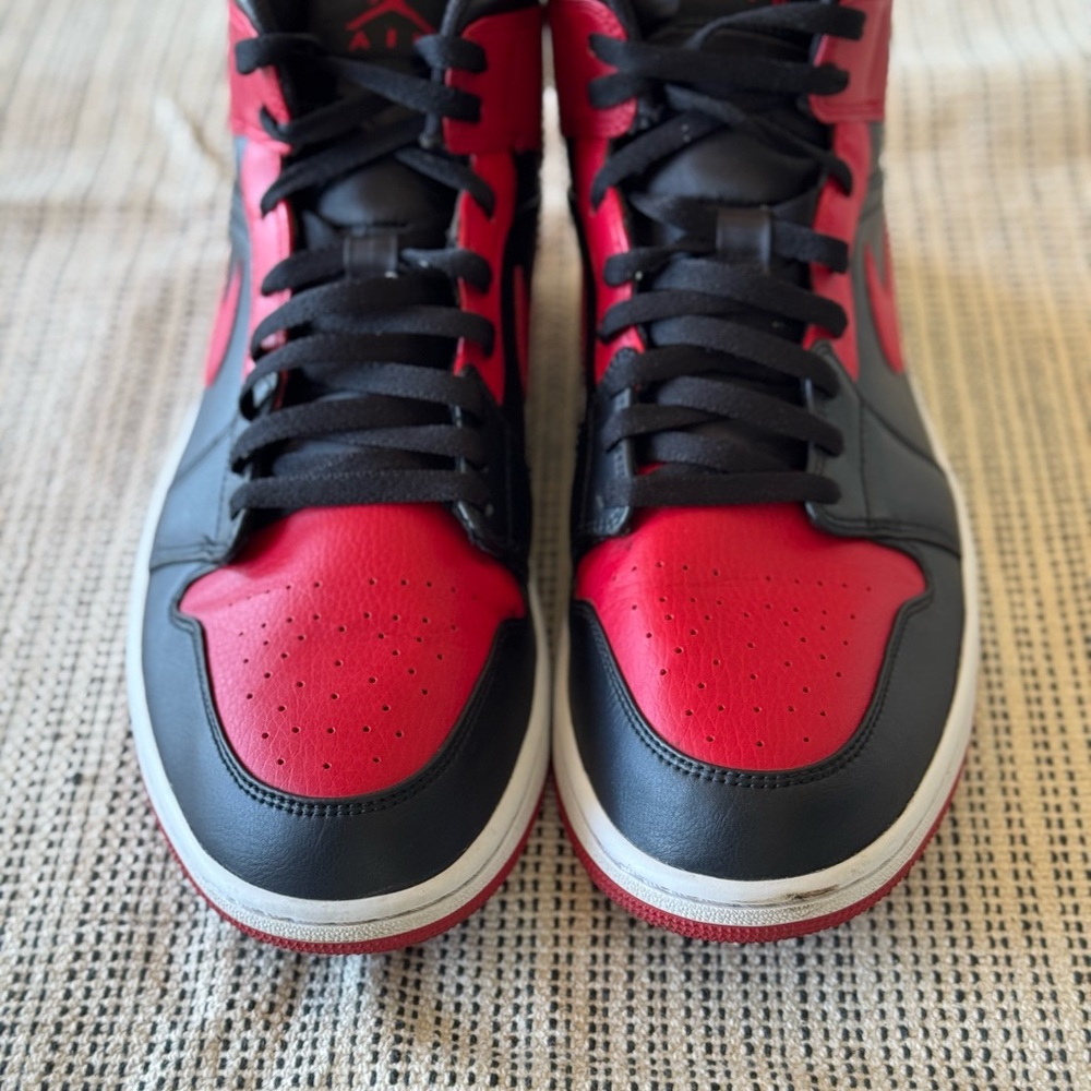 Nike Air Jordan 1 Mids “Breds”